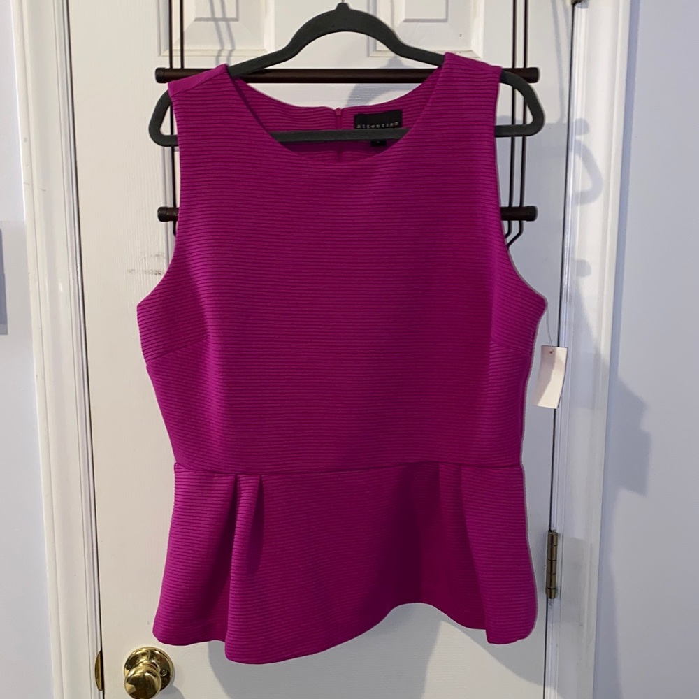 NWT Attention peplum top, magenta, sz. XL